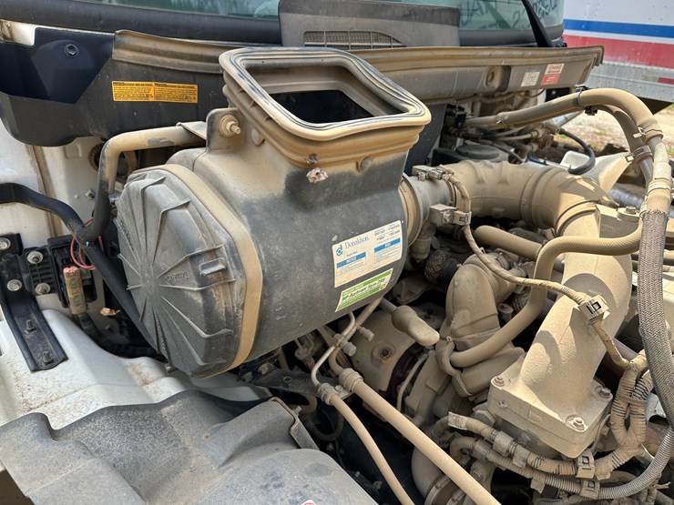 2020-hino-268-image-27