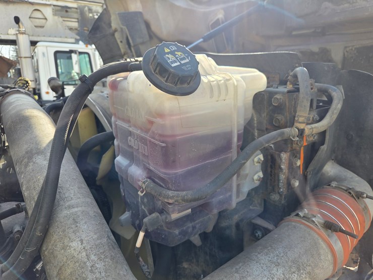 2012-international-7600-image-51