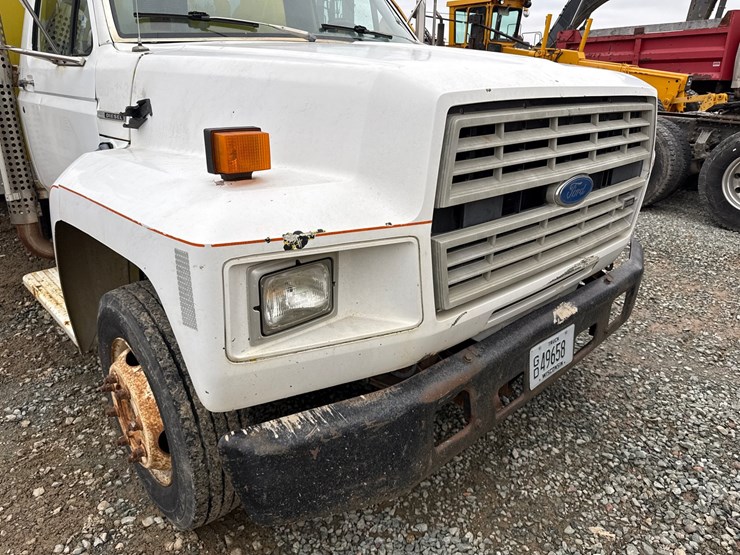 1993-ford-f700-image-9