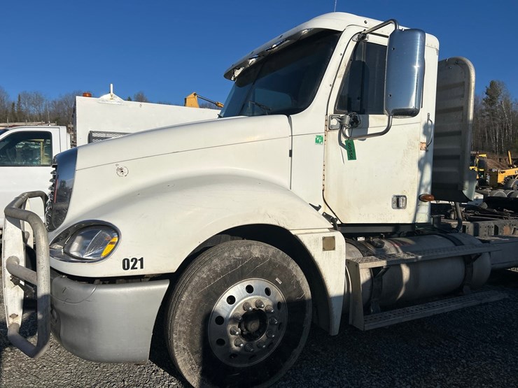 2002-massey-ferguson-8-image-13