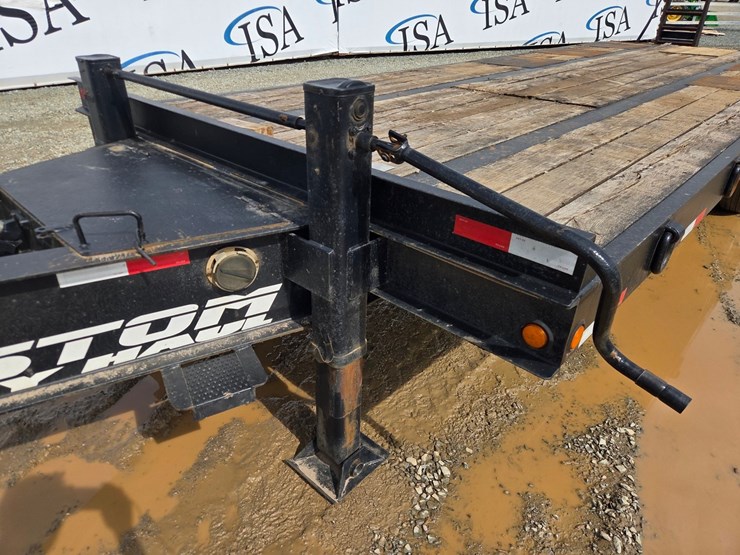 2013-massey-ferguson-8-image-13