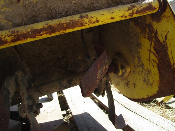 john-deere-h048l-mower-deck-&-3260-roto-tiller-image-13