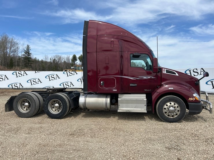 2016-kenworth-t680-image-6