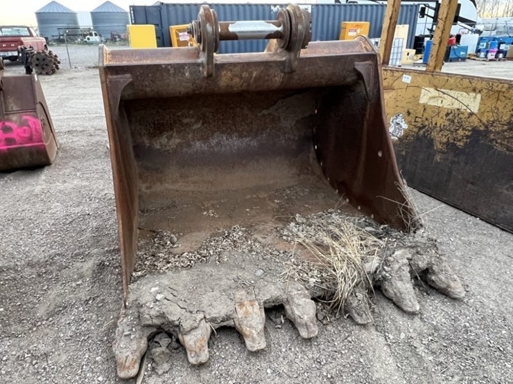 caterpillar-80-image-3