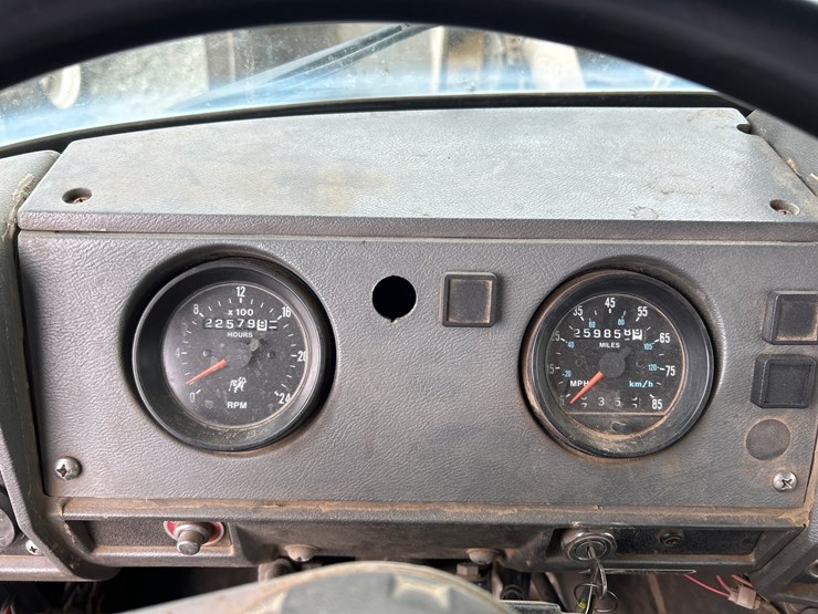 1999-mack-dm688s-image-70