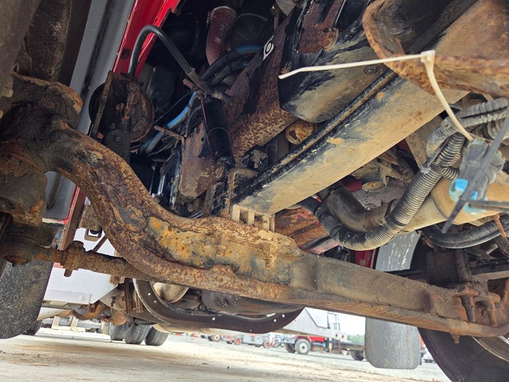 2002-peterbilt-379-image-50