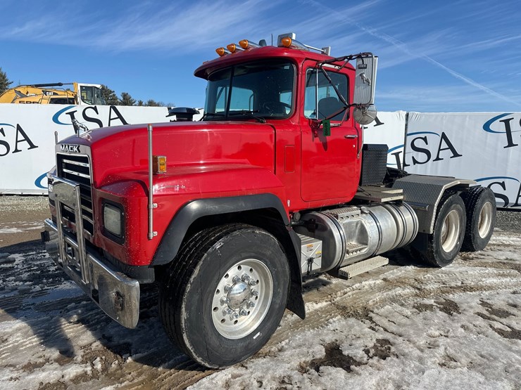 2000-mack-rd688s-image-1