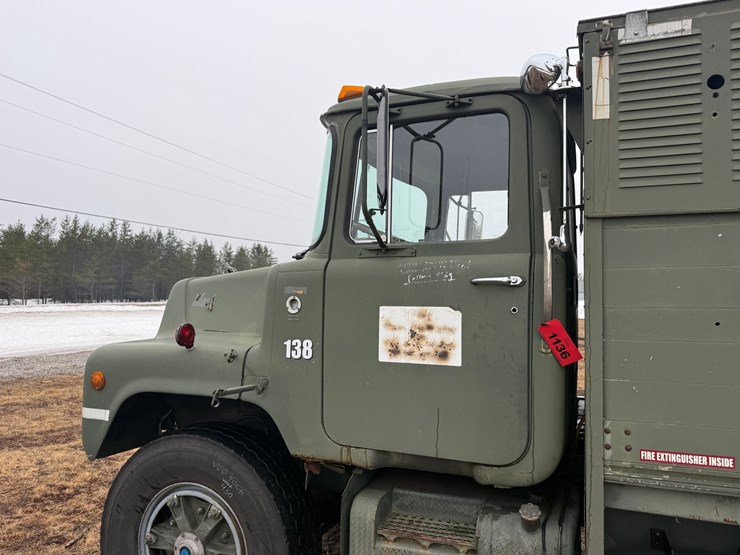 1984-mack-dm492s-image-10