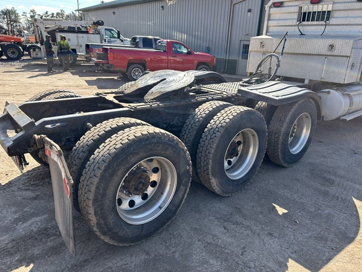 2006-kenworth-t800b-image-18