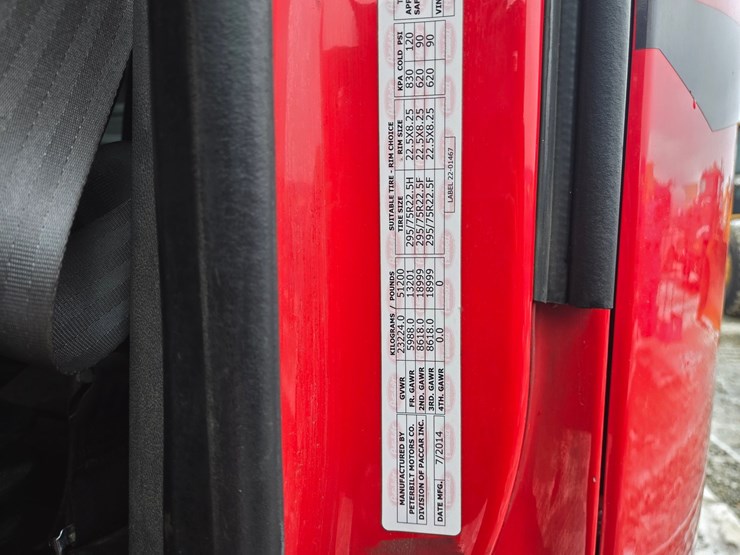 peterbilt-579-image-109