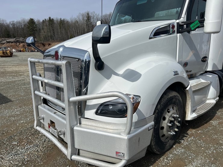 2017-kenworth-t680-image-9