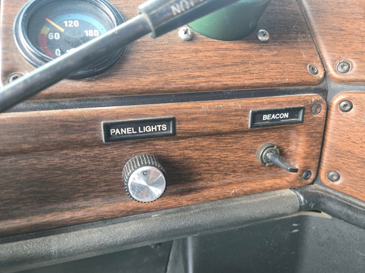 1992-massey-ferguson-8-image-71