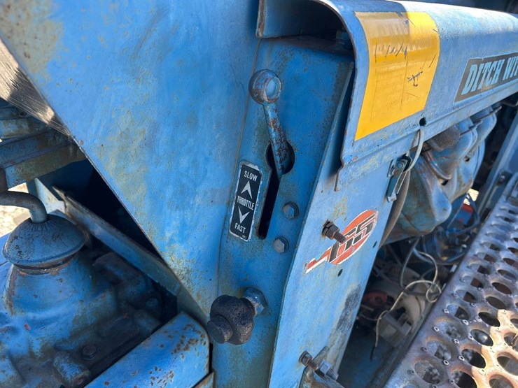 ditch-witch-r65-image-39