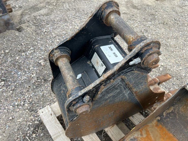 caterpillar-12-image-4