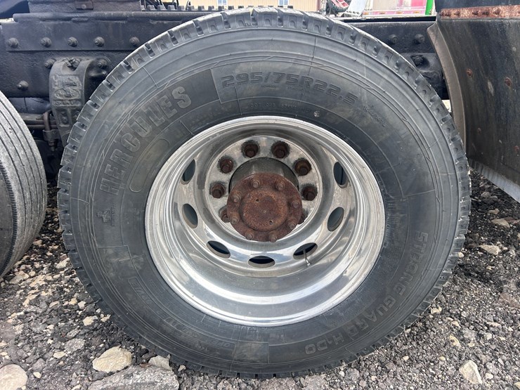 1998-peterbilt-379-image-89