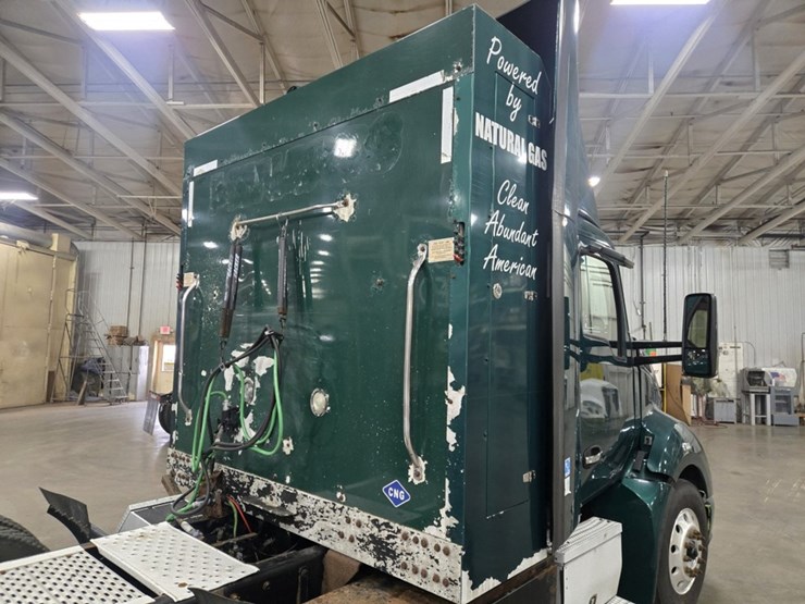 2017-kenworth-t680-image-26