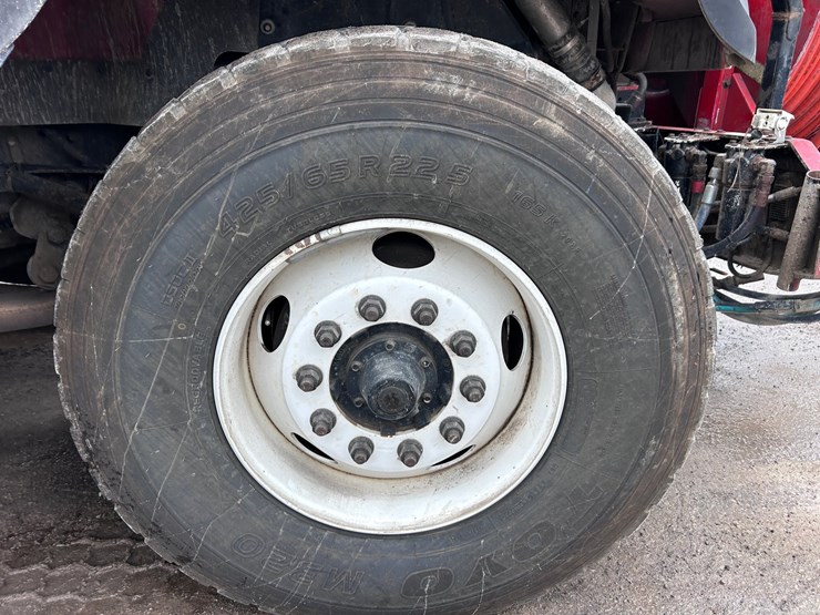 #1690-•-2013-international-7500-6x4-hydro-excavation-truck-image-76