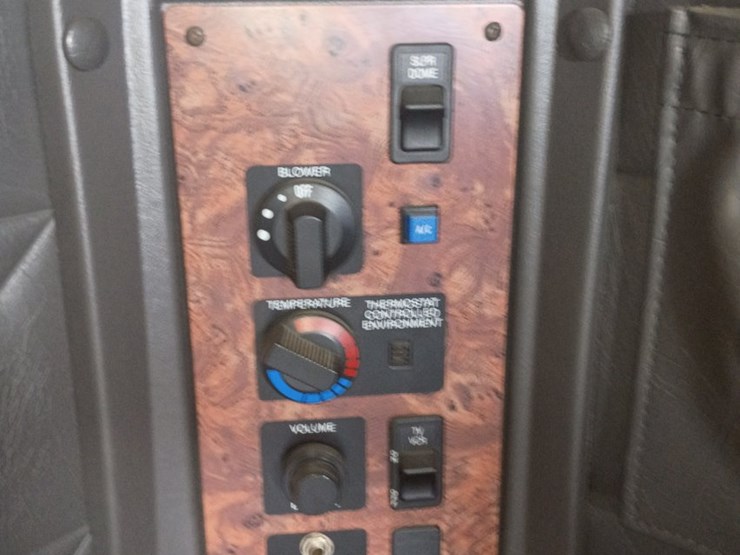 2000-international-9200i-image-41