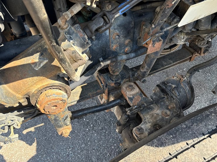 2010-international-7400-image-10