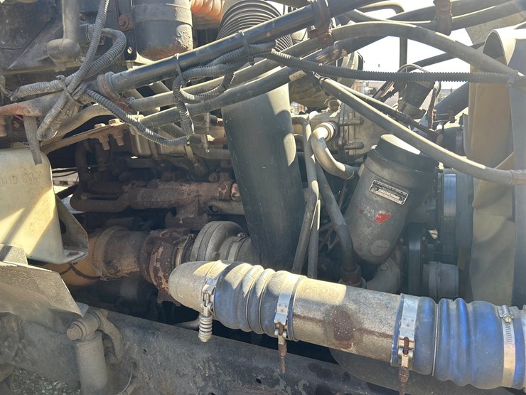 2005-massey-ferguson-8-image-41