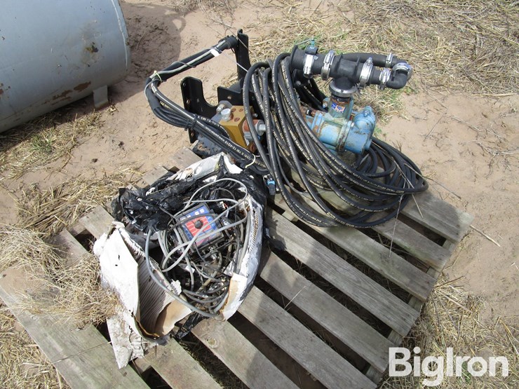 john-blue-hydraulic-fertilizer-attachment-image-5