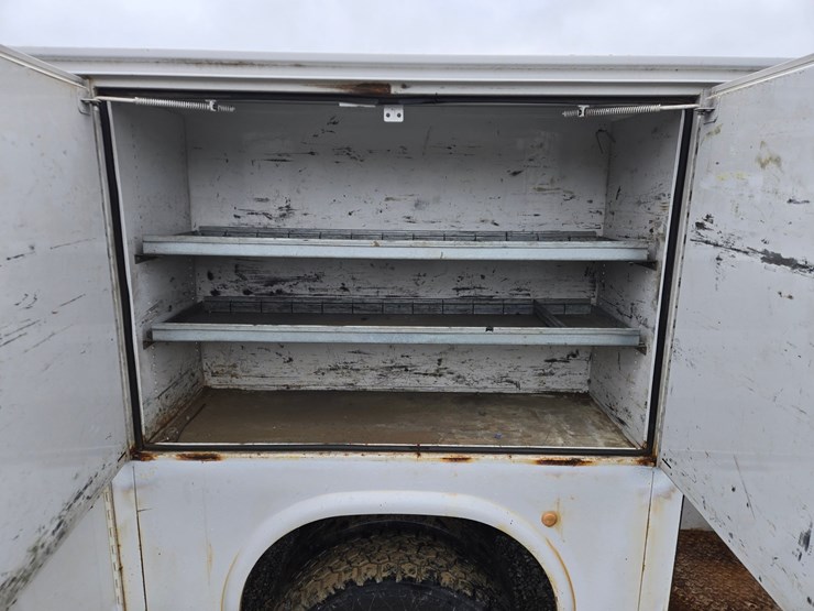 2011-ford-f550-image-24