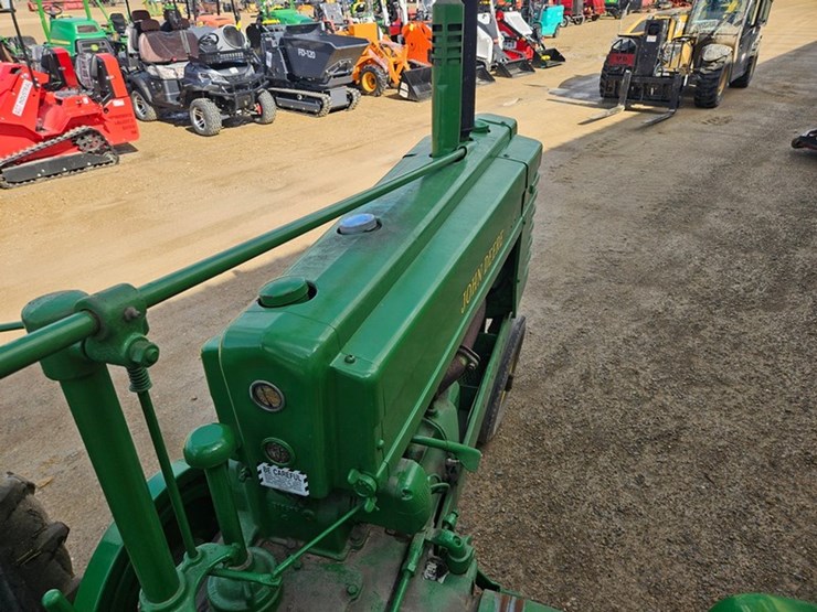 john-deere-model-b-image-36