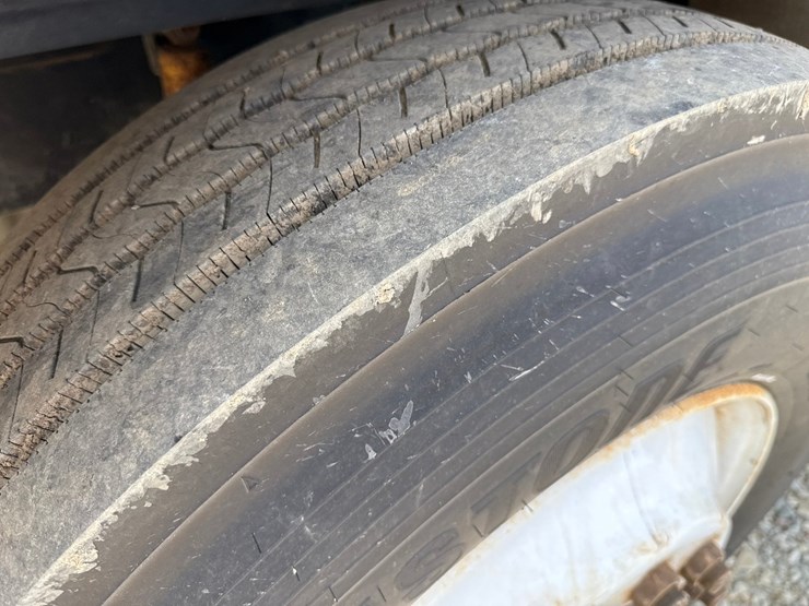 1990-massey-ferguson-8-image-77