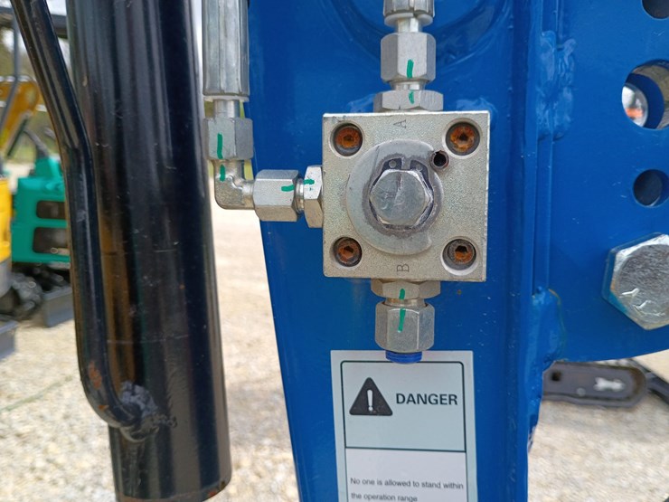 #24176-•-2025-agt-mx20r-mini-excavator-image-23