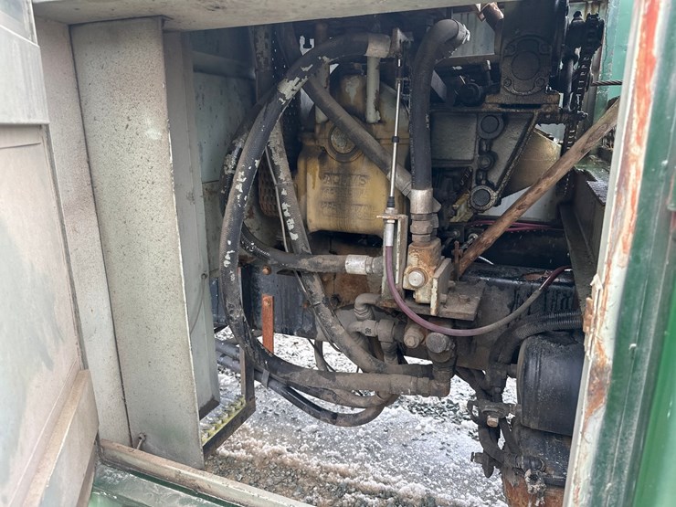 1998-massey-ferguson-8-image-32