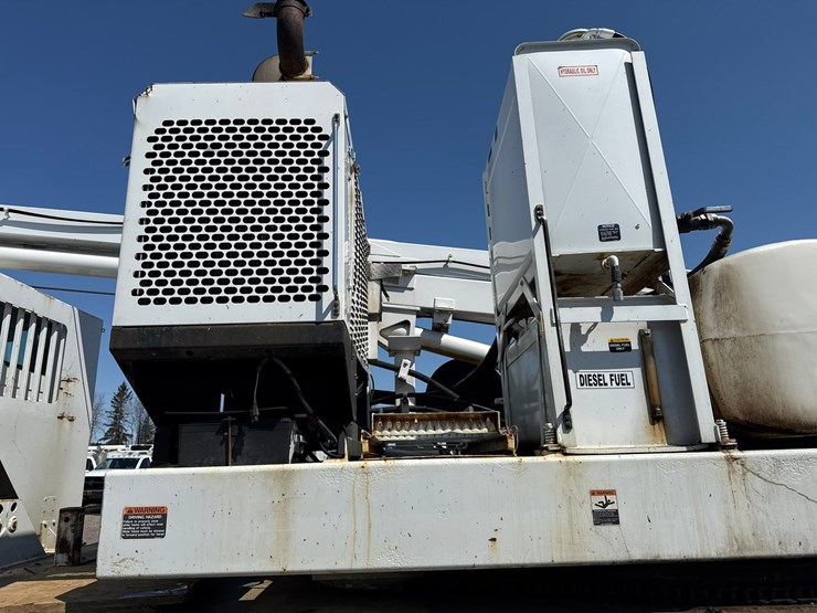 2002-freightliner-fl80-image-27