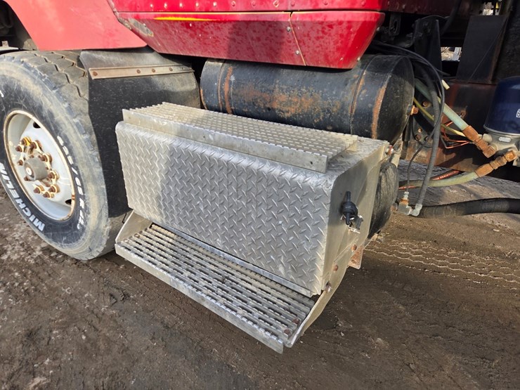 1998-international-paystar-5000-image-15