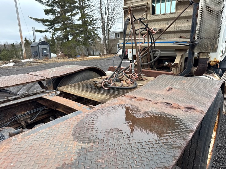 1996-mack-ch613-image-37