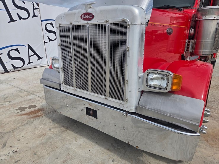 2002-peterbilt-379-image-10
