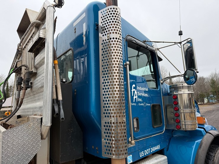 2020-kenworth-t800-image-50