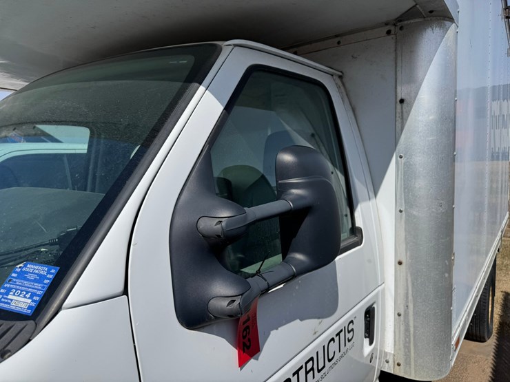 2010-ford-e350-image-9