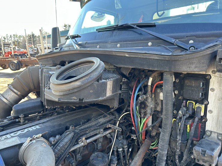 2020-kenworth-t880-image-53