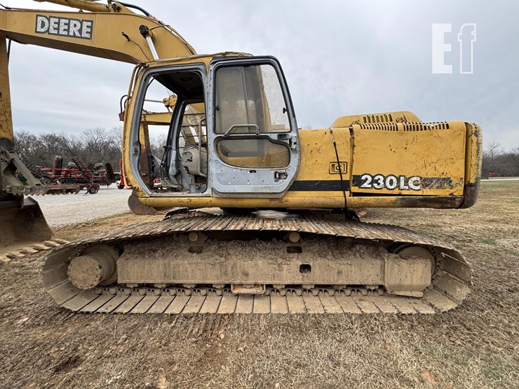 deere-230-lc-image-19