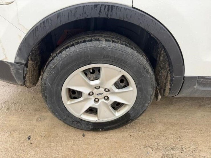 2013-ford-explorer-image-36