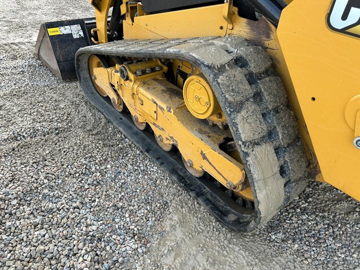 2019-caterpillar-259d3-image-17
