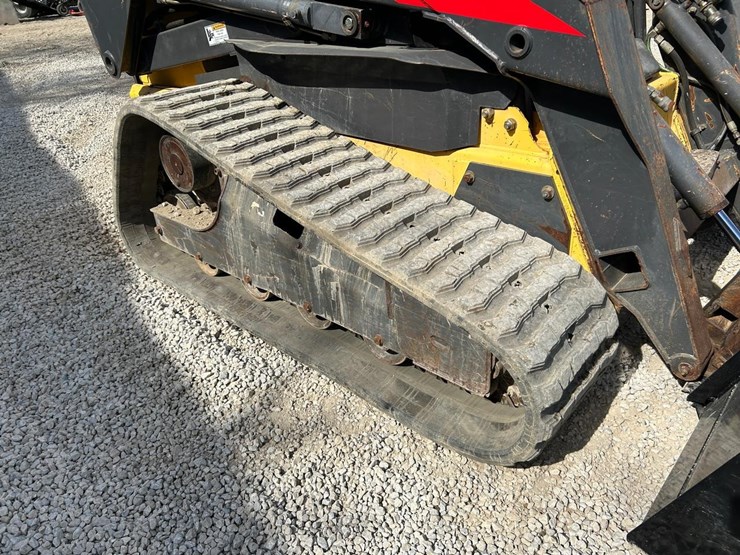 new-holland-lt190b-image-12