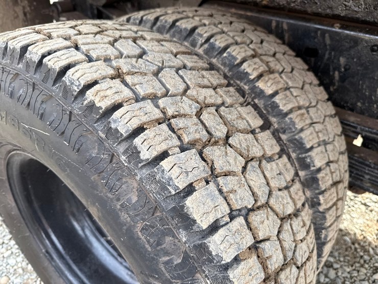 2005-chevrolet-3500-image-43