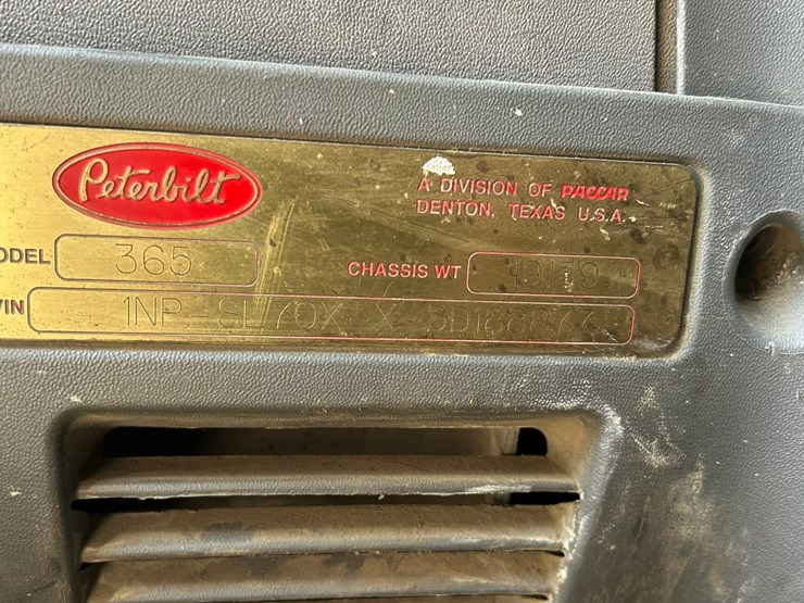 peterbilt-365-image-126