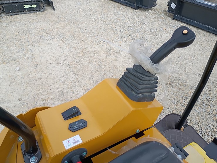 #23947-•-2025-agt-h15r-mini-excavator-image-14