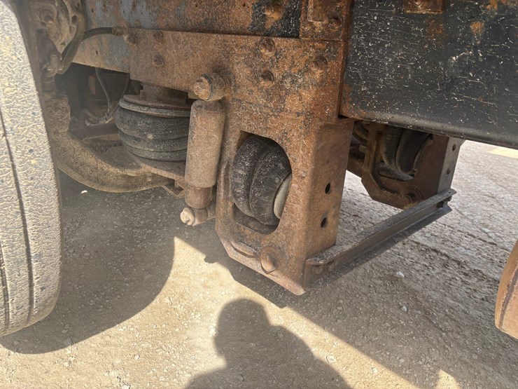 1999-sterling-l9513-image-65