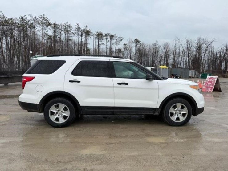 2013-ford-explorer-image-2