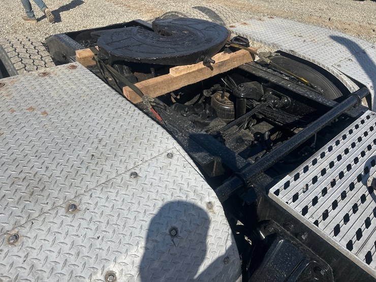 2008-peterbilt-386-image-21