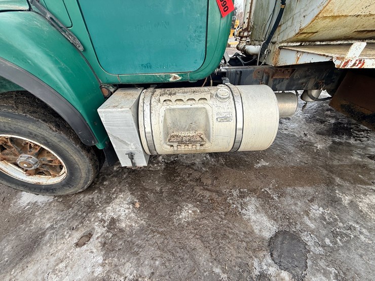 1999-mack-dm690-image-32