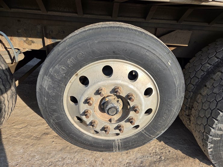 2012-international-7600-image-82