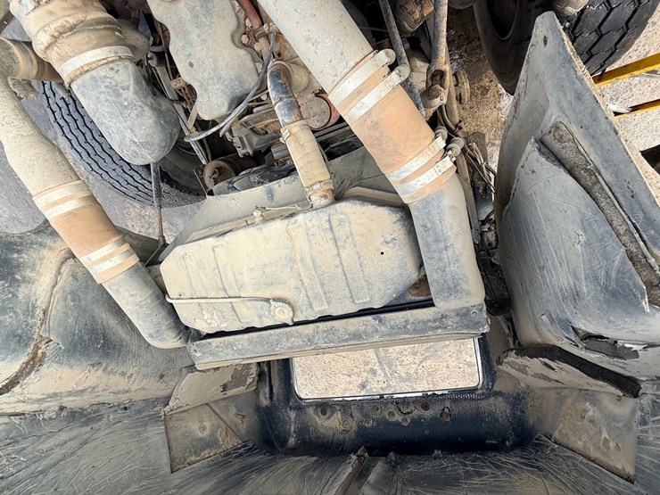 1988-mack-dm690s-image-51